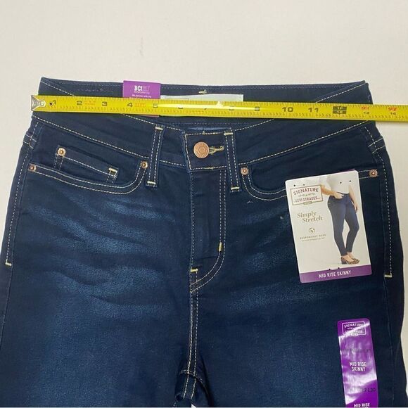 Levi Strauss Gold Signature Women’s Simply Stretch Mid Rise Skinny Jeans Sz 4 - Picture 4 of 16